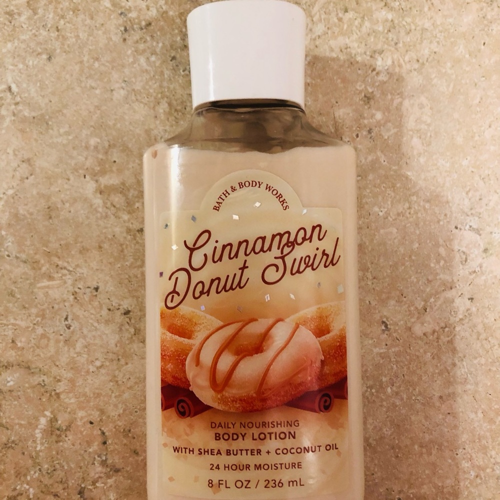 Bath & Body Works Cinnamon Donut Swirl Body Lotion
